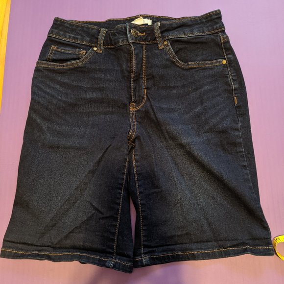 Croft and Barrow jean shorts - Picture 2 of 5